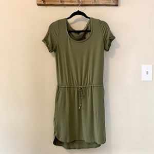 Short sleeve mini dress with tie waist, size small